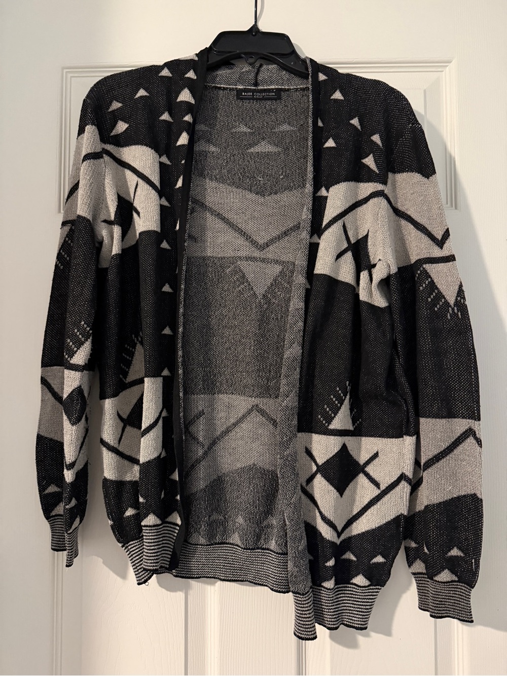 Black & Gray Geometric Open-Front Cardigan Sweater